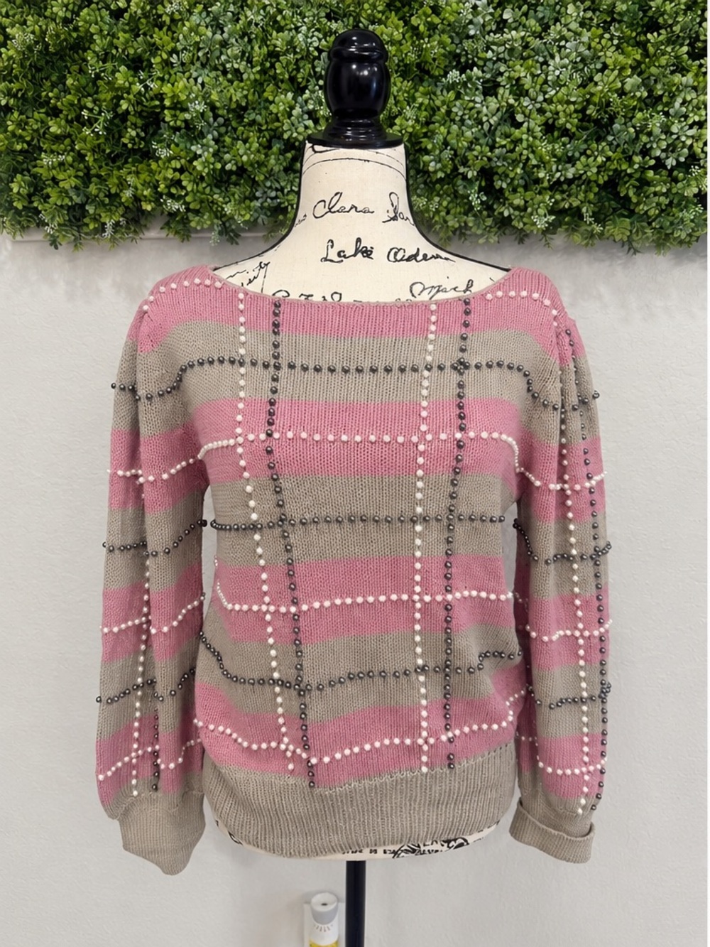 Vintage Bonnie Boerer Pink Gray Plaid Pearl Stud Sweater Size M